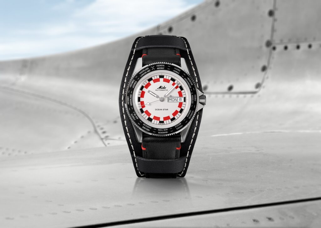 Zegarek Mido Ocean Star Worldtimer M026.830.16.030.00 w stylu vintage na czarnym skórzanym pasku typu bund.