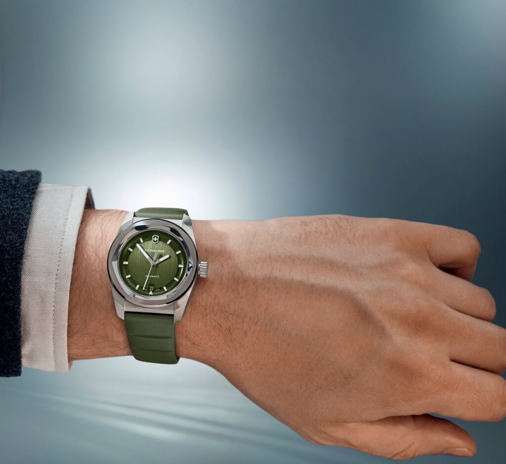 Wodoszczelny zegarek sportowy Victorinox Concept One na kauczukowym pasku