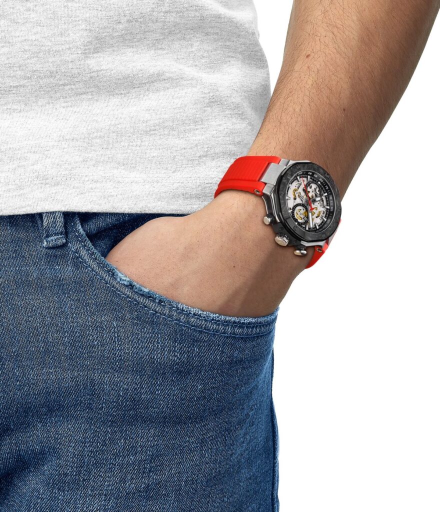 Tissot T-Race Automatic Chronograph MotoGP Limited Edition T141.462.27.051.00 zaprezentowany na nadgarstku